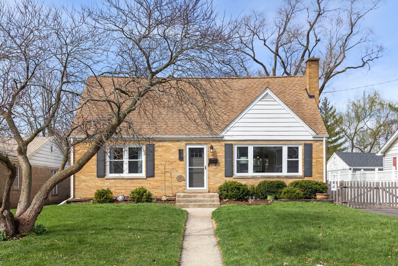 218 S Fairfield Avenue — Lombard, IL 60148