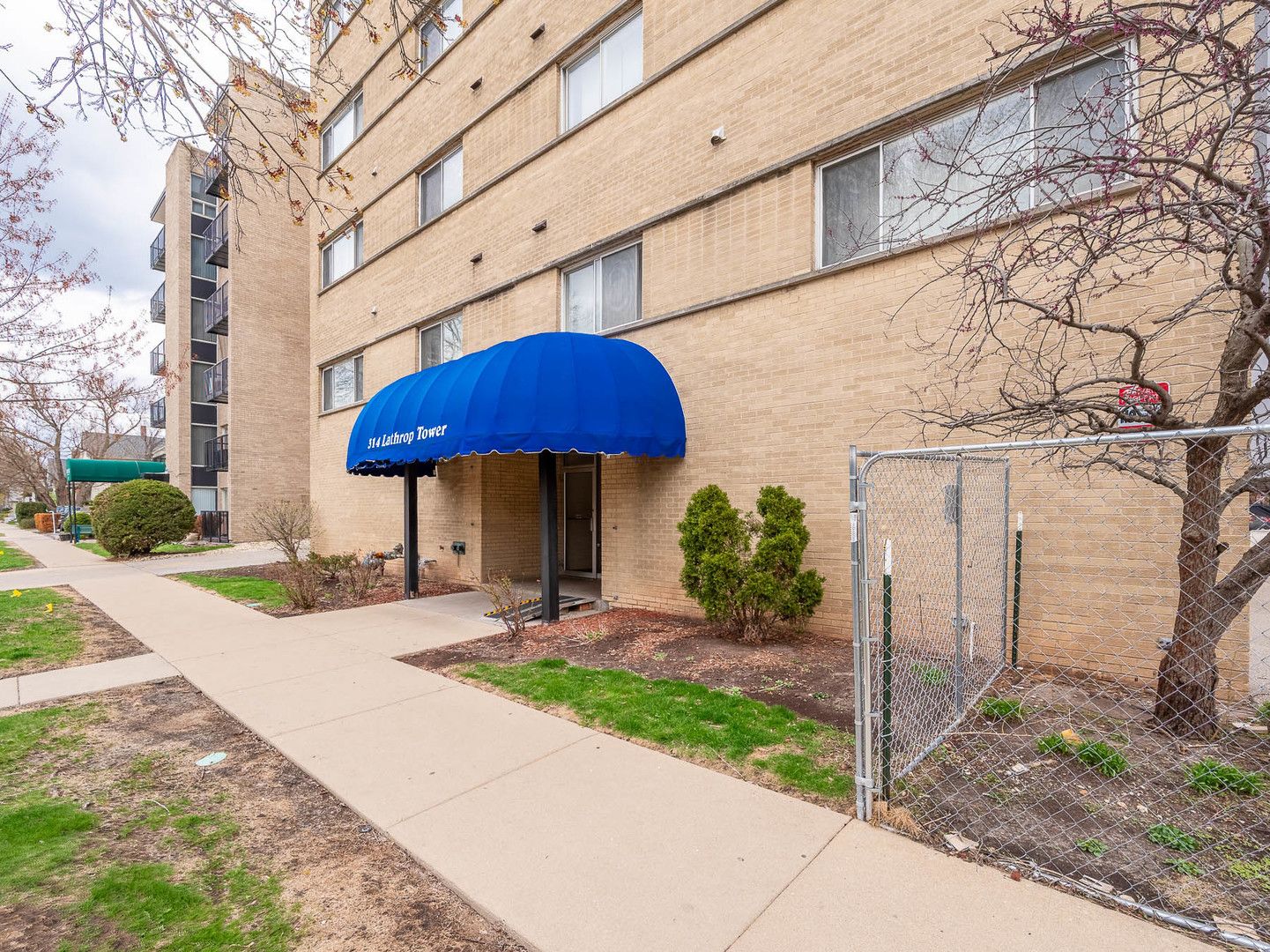 314 Lathrop Avenue #406 — Forest Park, IL 60130