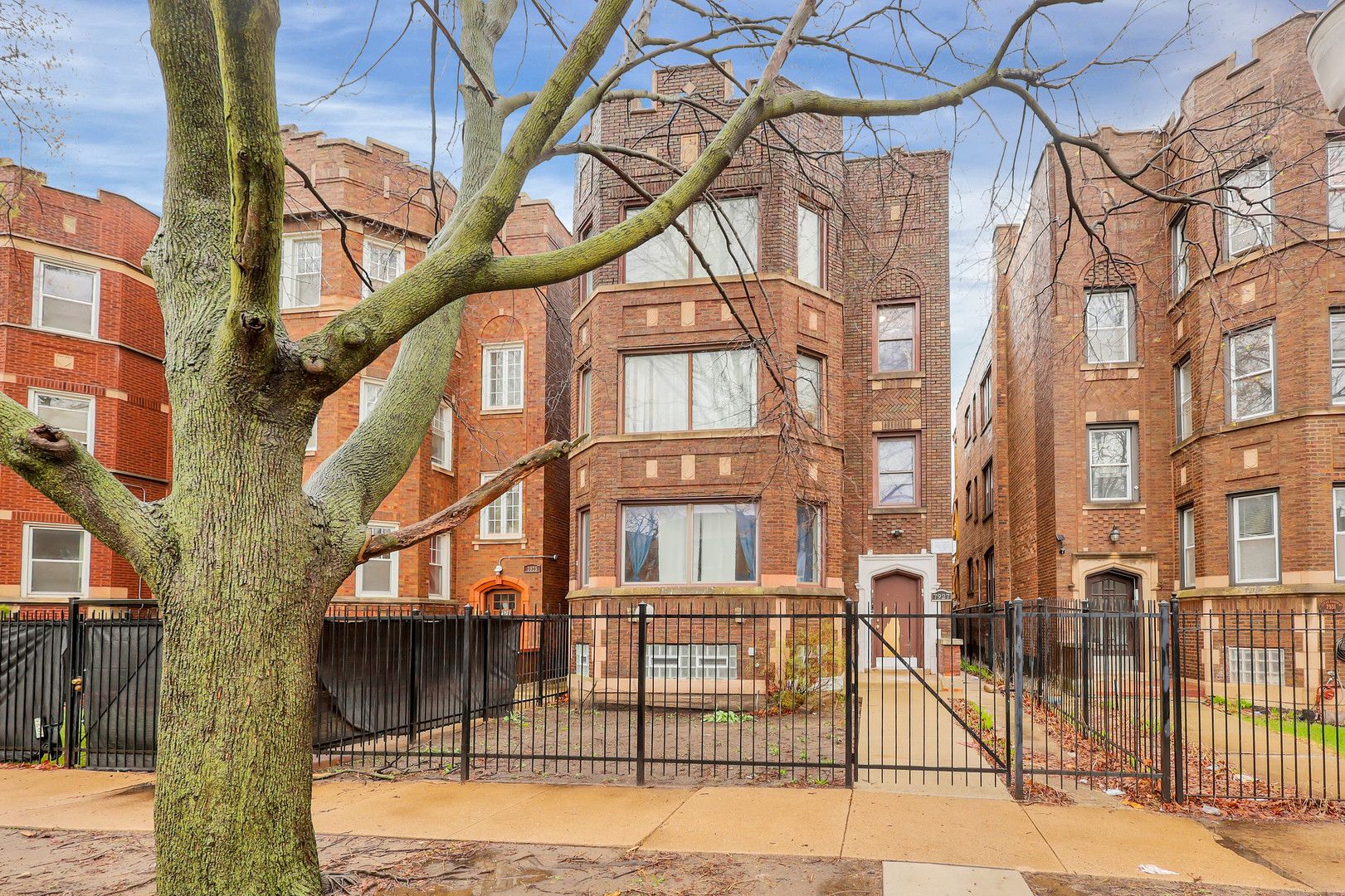 7927 S LANGLEY Avenue — Chicago, IL 60619