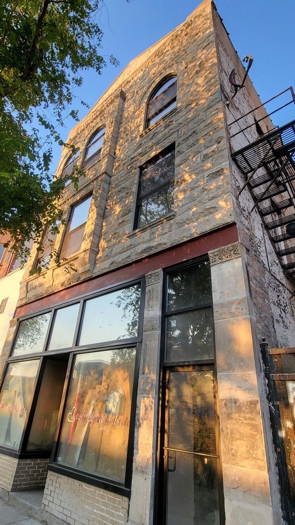 831 S Western Avenue #1F — Chicago, IL 60612
