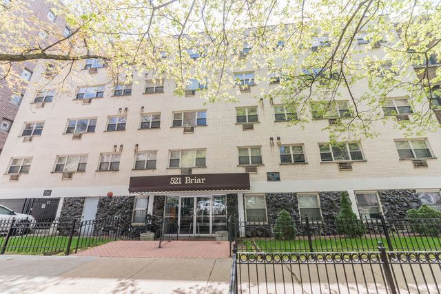 535 Briar Place, Chicago, IL 60657
