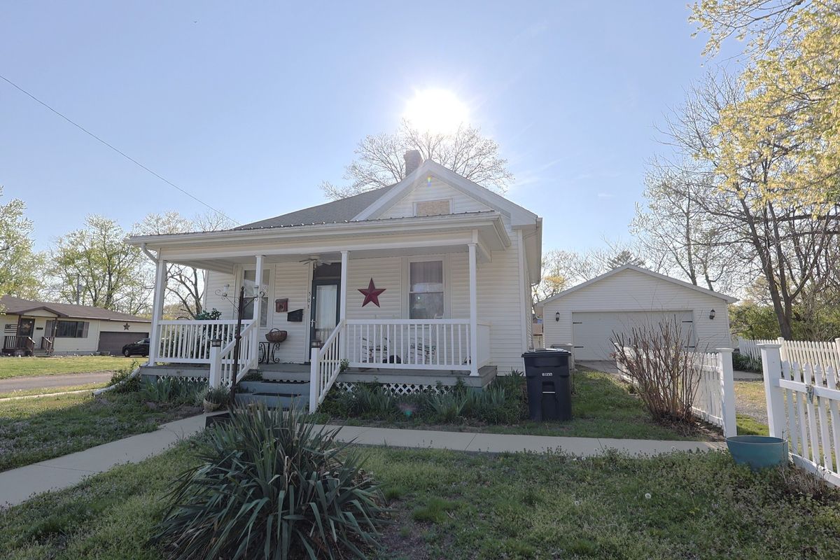 501 Shelby Avenue, Salem, IL 62881