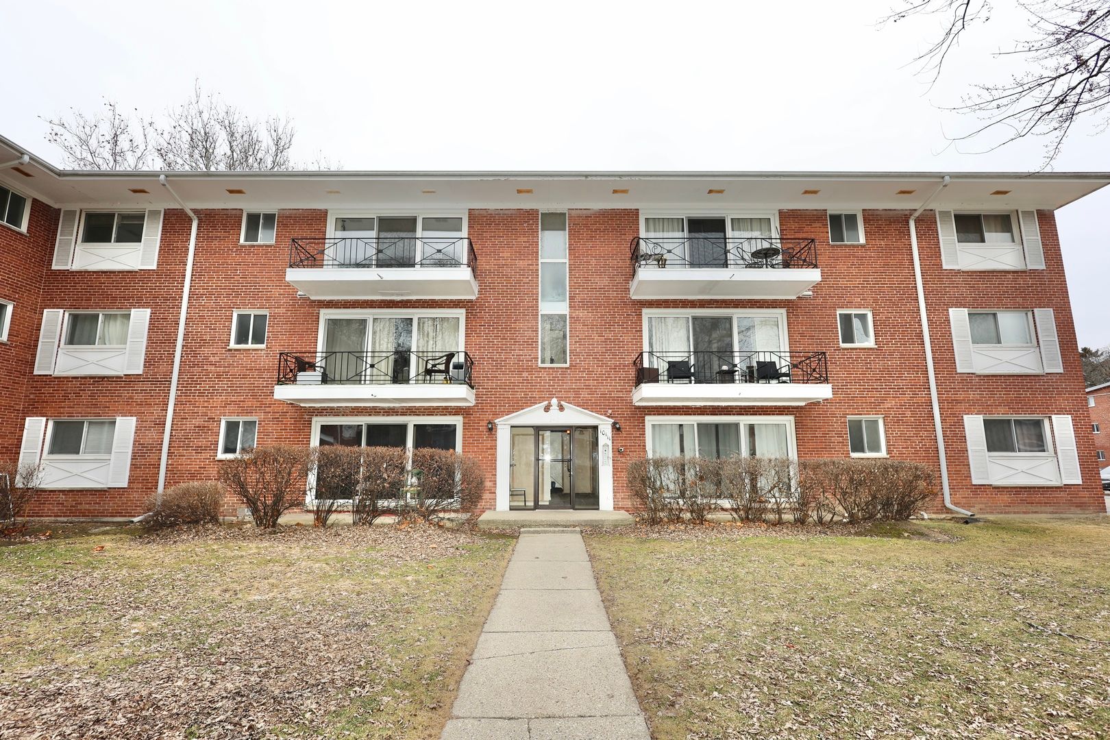 10111 Old Orchard Court #102 — Skokie, IL 60076