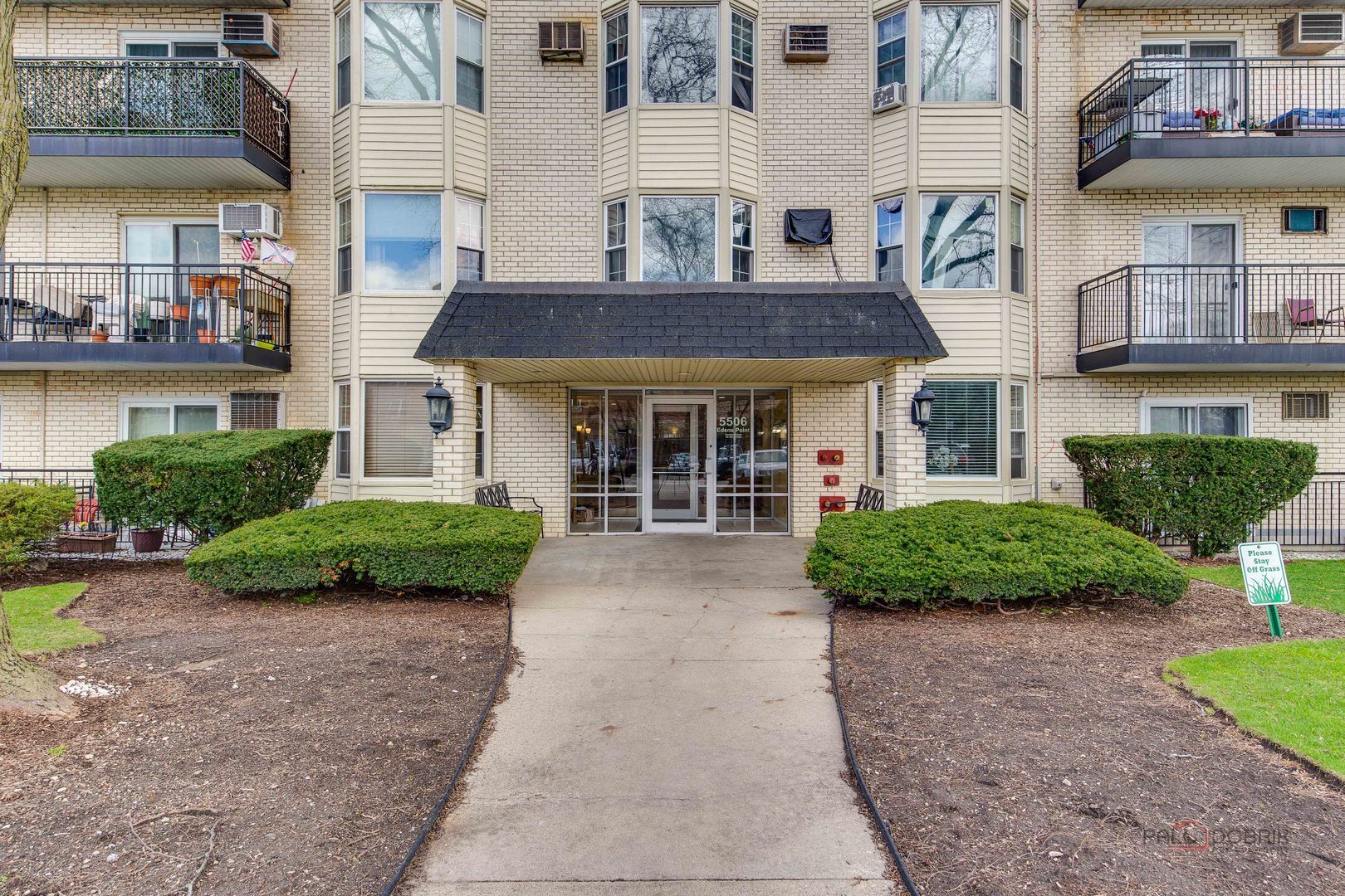 5506 LINCOLN Avenue — Morton Grove, IL 60053