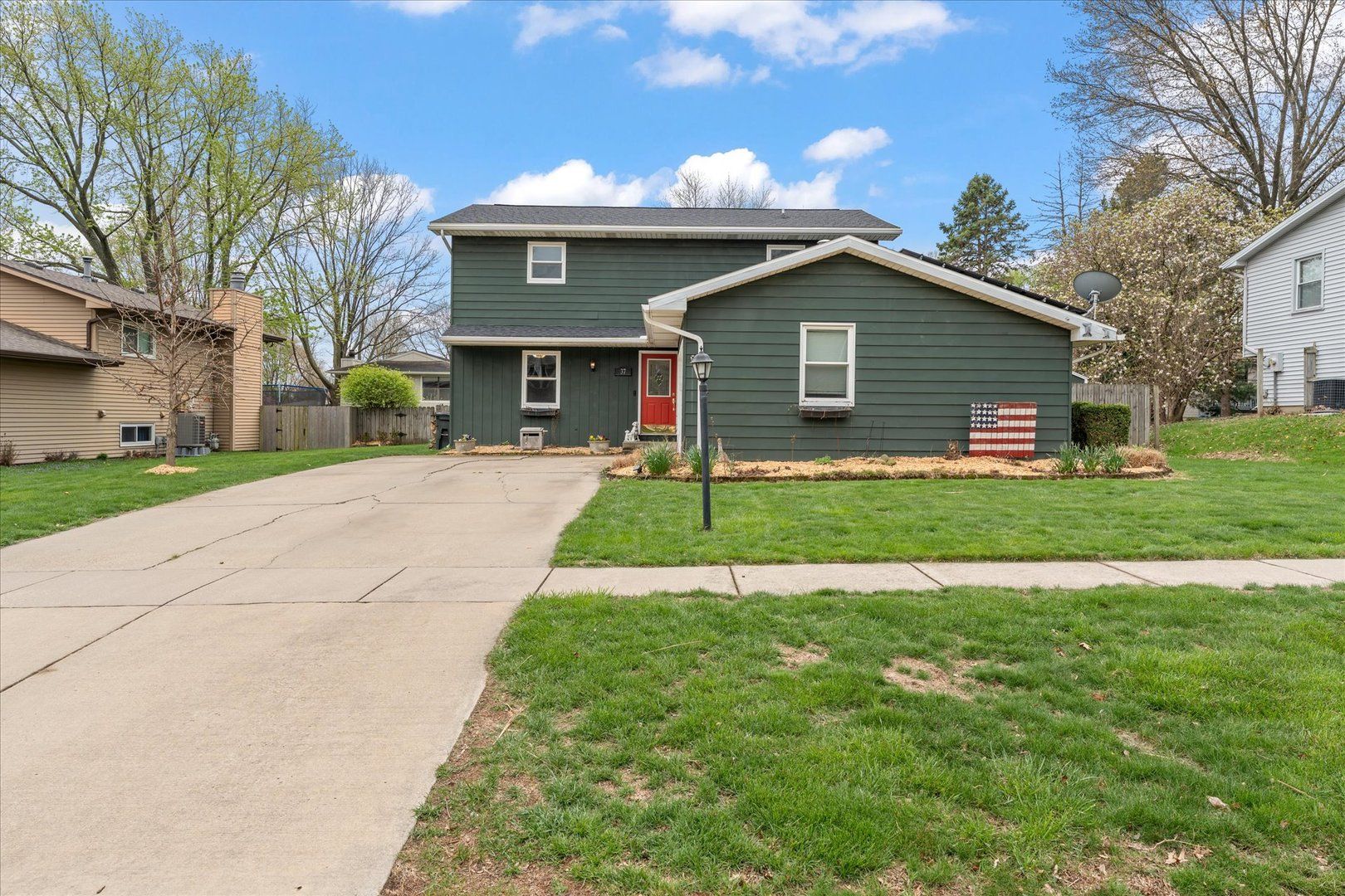 37 Ashley Lane — Champaign, IL 61820