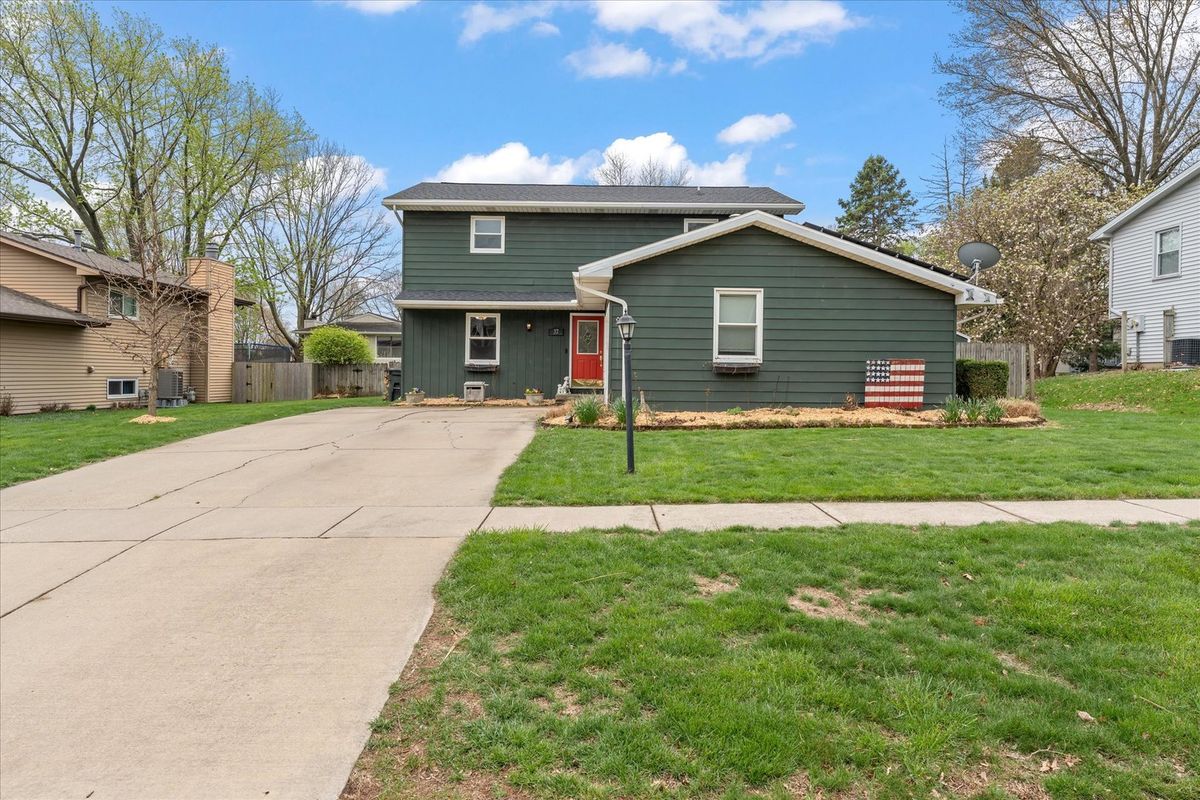 37 Ashley Lane, Champaign, IL 61820