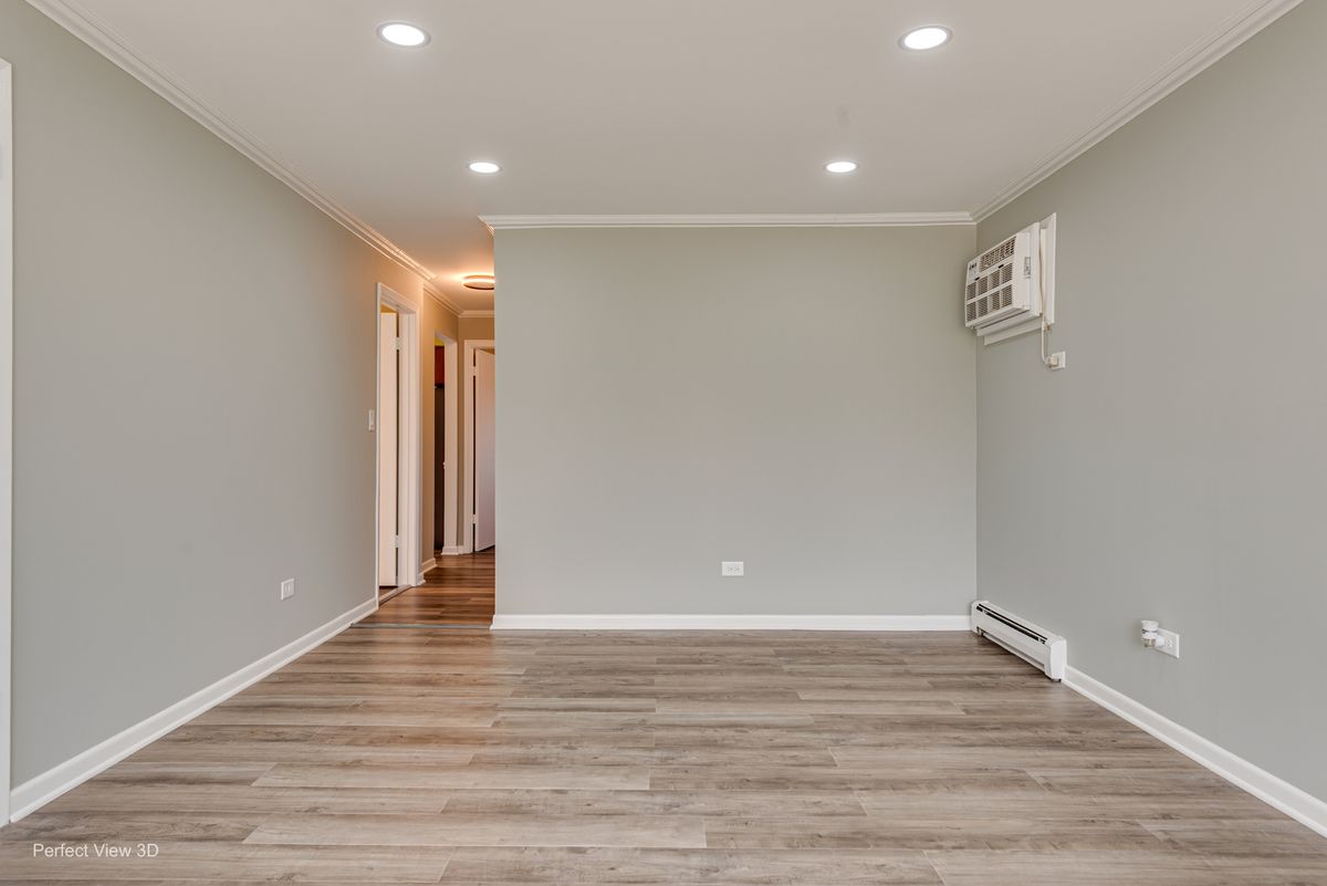 10114 Devon Court, Rosemont, IL 60018