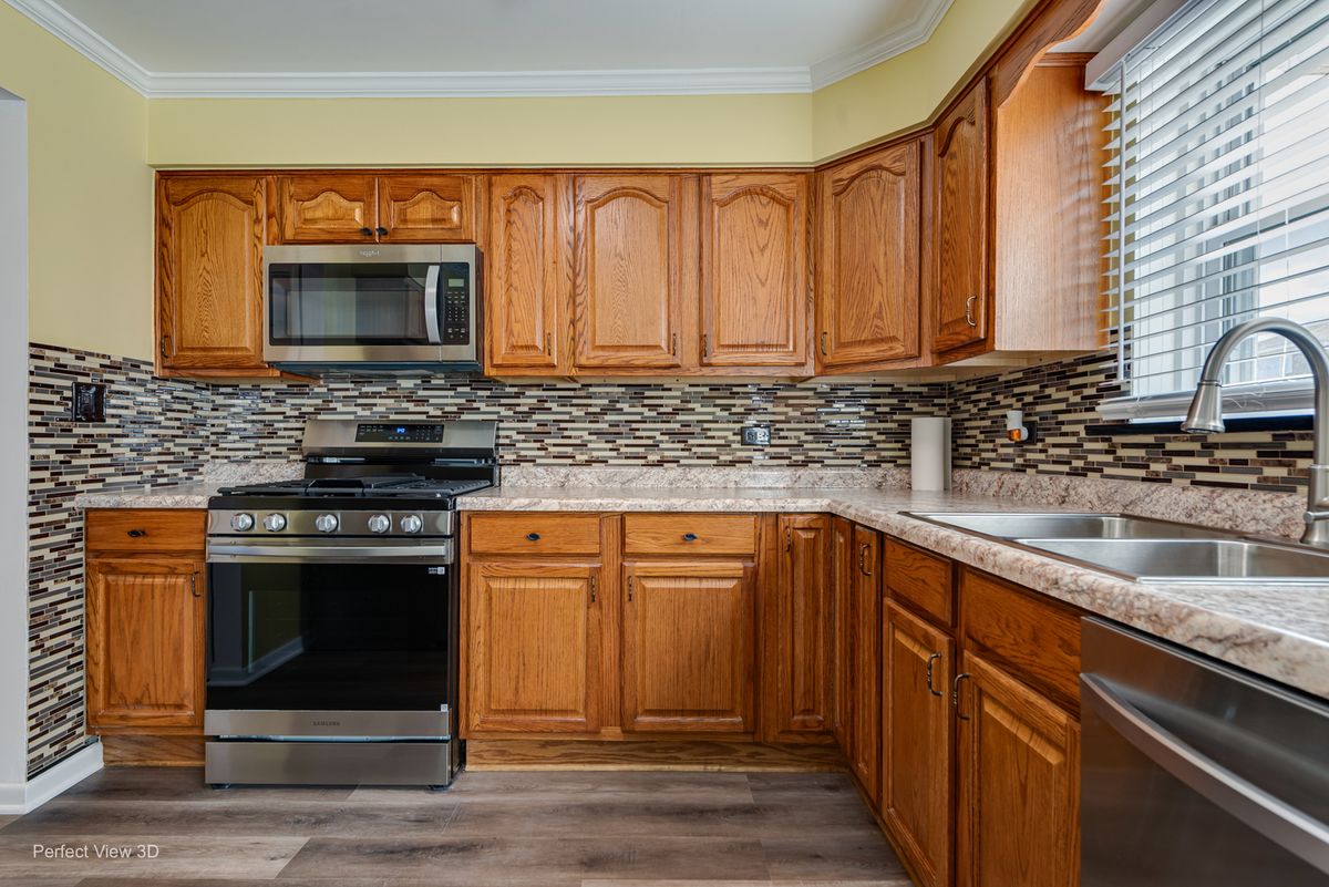 10114 Devon Court, Rosemont, IL 60018