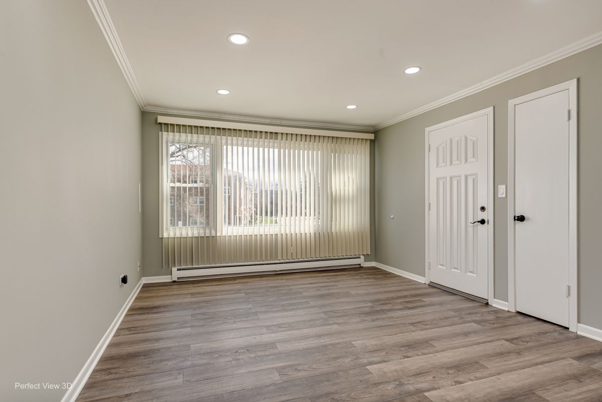 10114 Devon Court, Rosemont, IL 60018