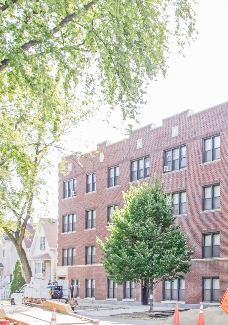 2035 Wellington Avenue, Chicago, IL 60618