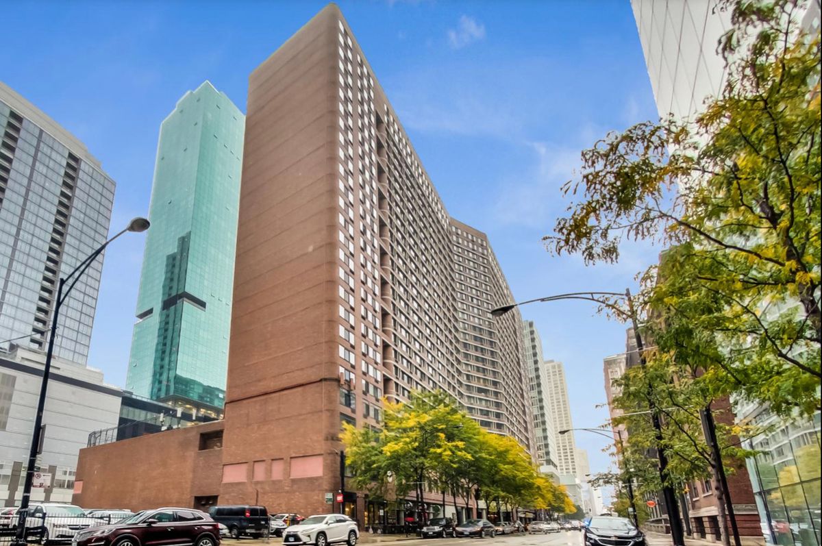 211 Ohio Street, Chicago, IL 60611