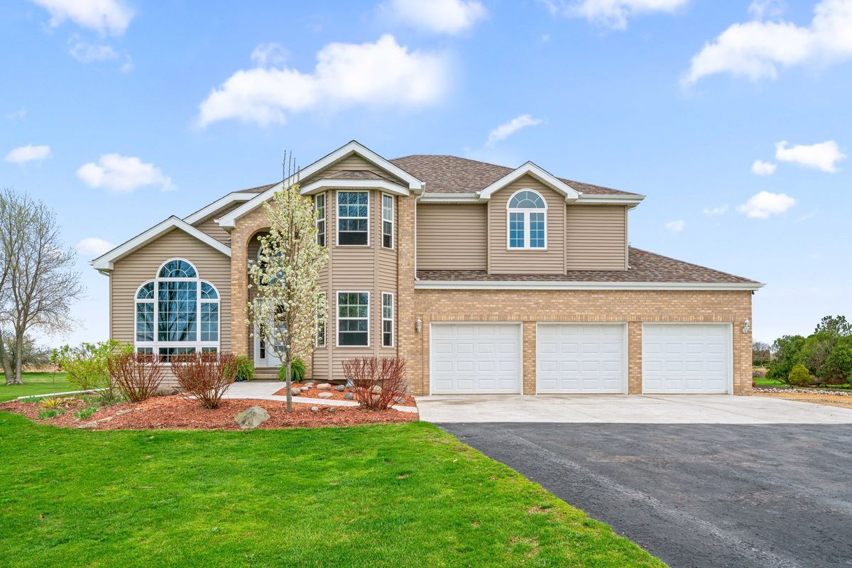 1758 44th Road, Leland, IL 60531