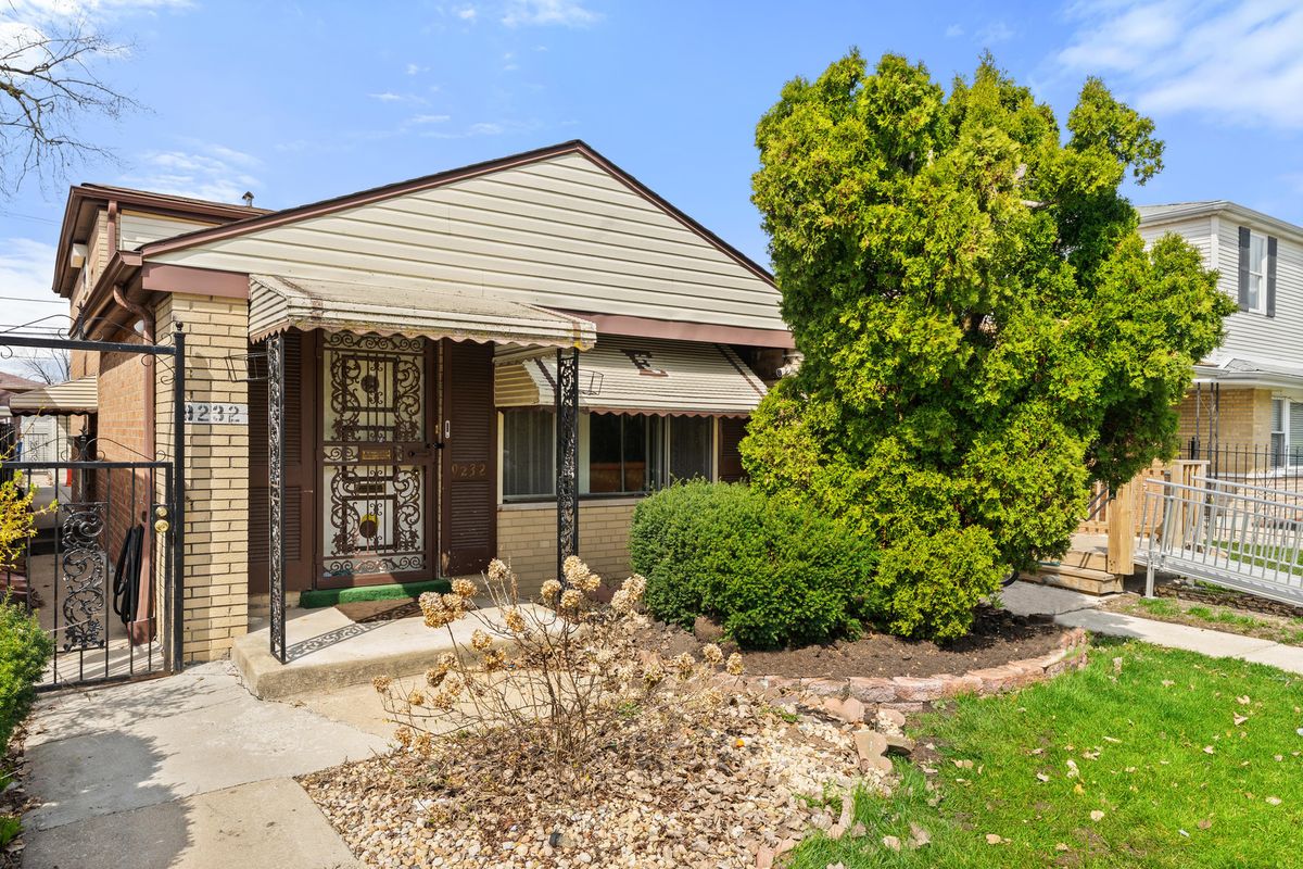 9232 EGGLESTON Avenue, Chicago, IL 60620