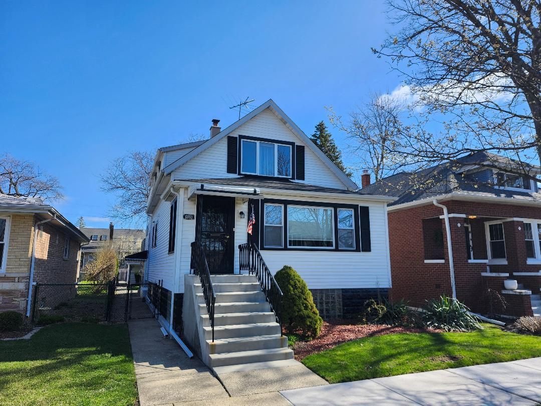 6093 N Naples Avenue — Chicago, IL 60631