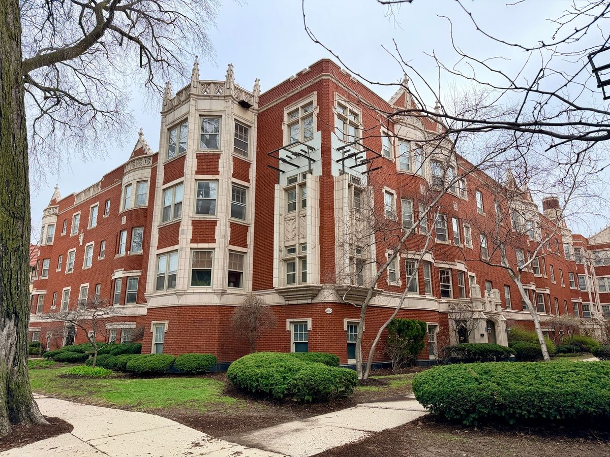 230 Oak Park Avenue, Oak Park, IL 60302