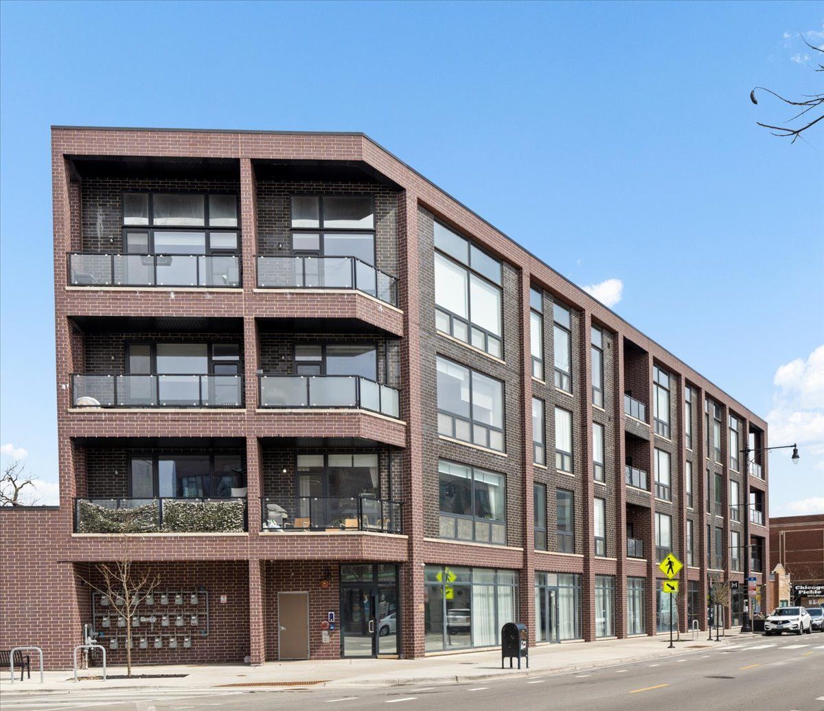 3101 N Ridgeway Avenue #4D — Chicago, IL 60618