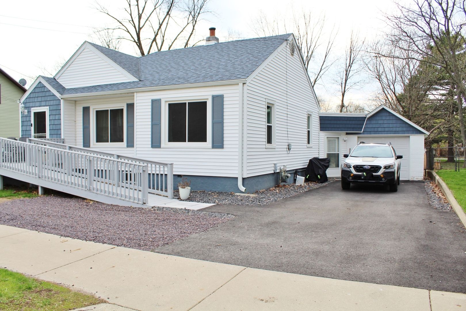 129 S Main Street — Seneca, IL 61360