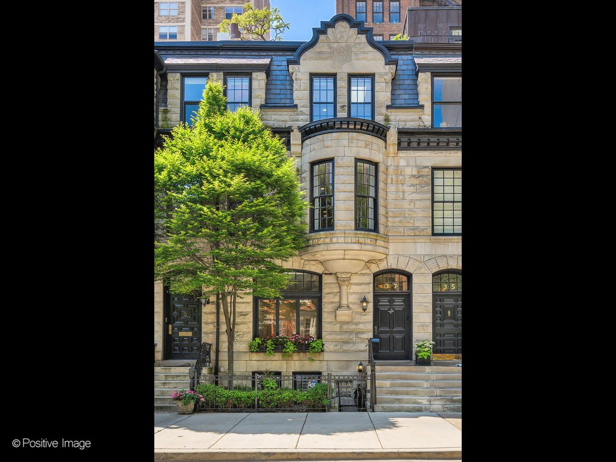 37 Elm Street, Chicago, IL 60611