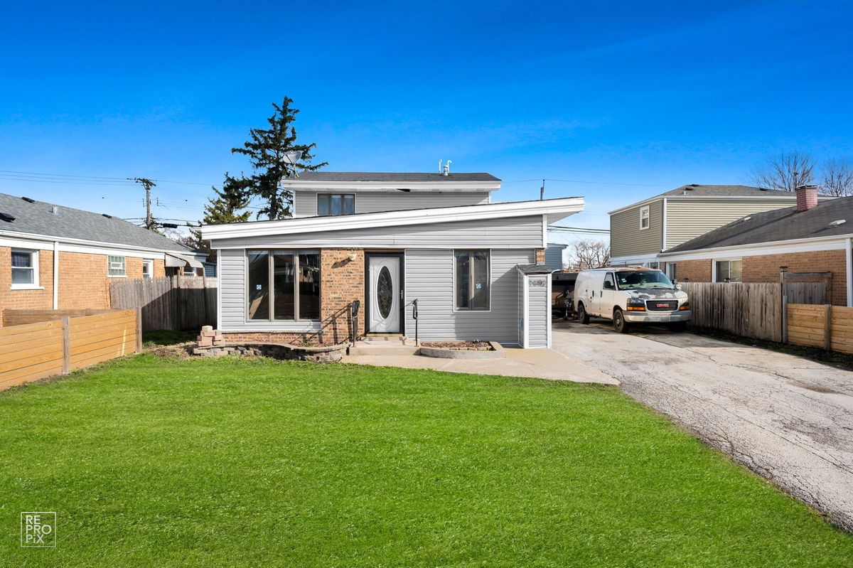 4680 83rd Street, Chicago, IL 60652