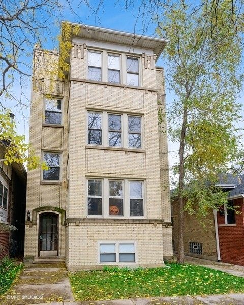 3028 W EASTWOOD Avenue — Chicago, IL 60625