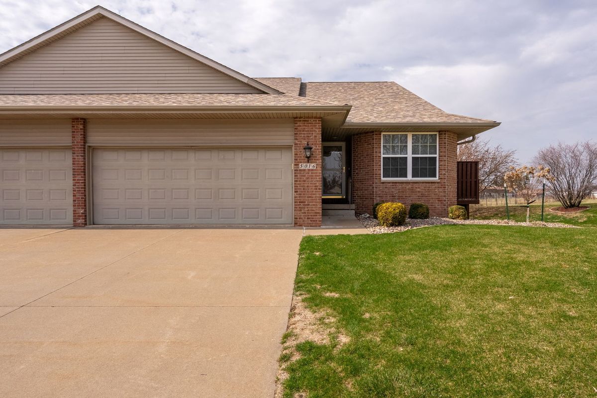 5016 56TH Avenue Court, Bettendorf, IA 52722