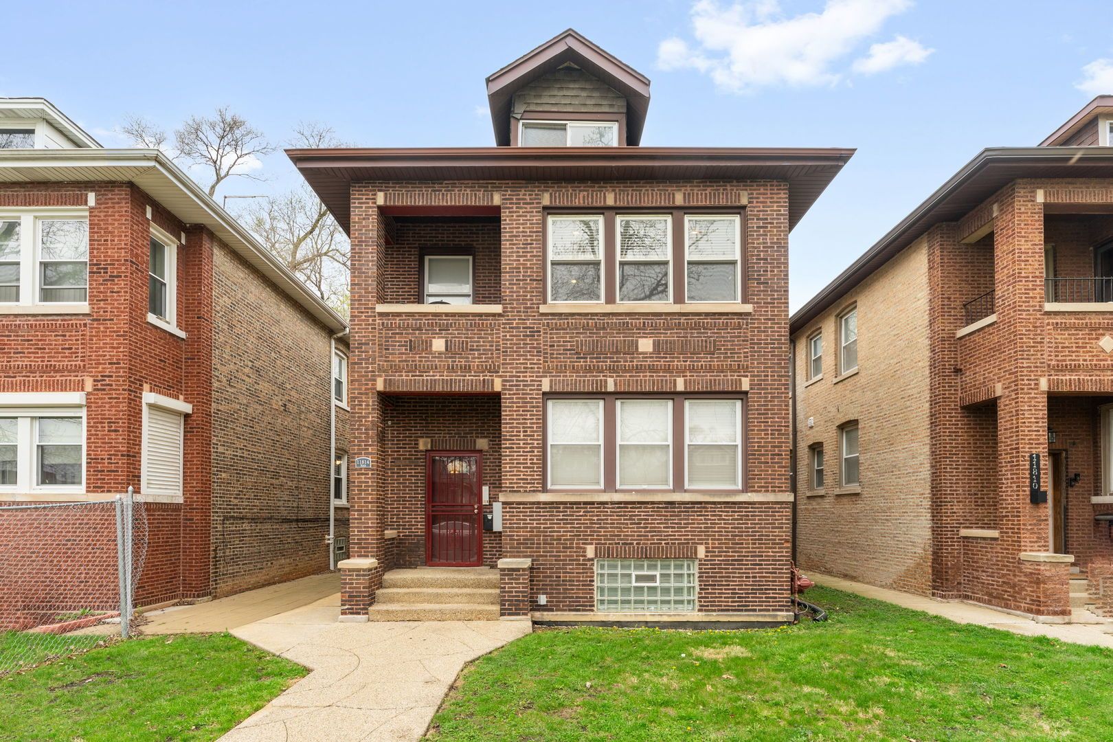 11814 S Hale Avenue — Chicago, IL 60643