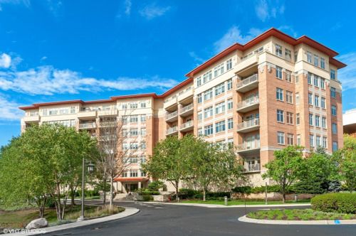 40 PRAIRIE PARK Drive #608 — Wheeling, IL 60090