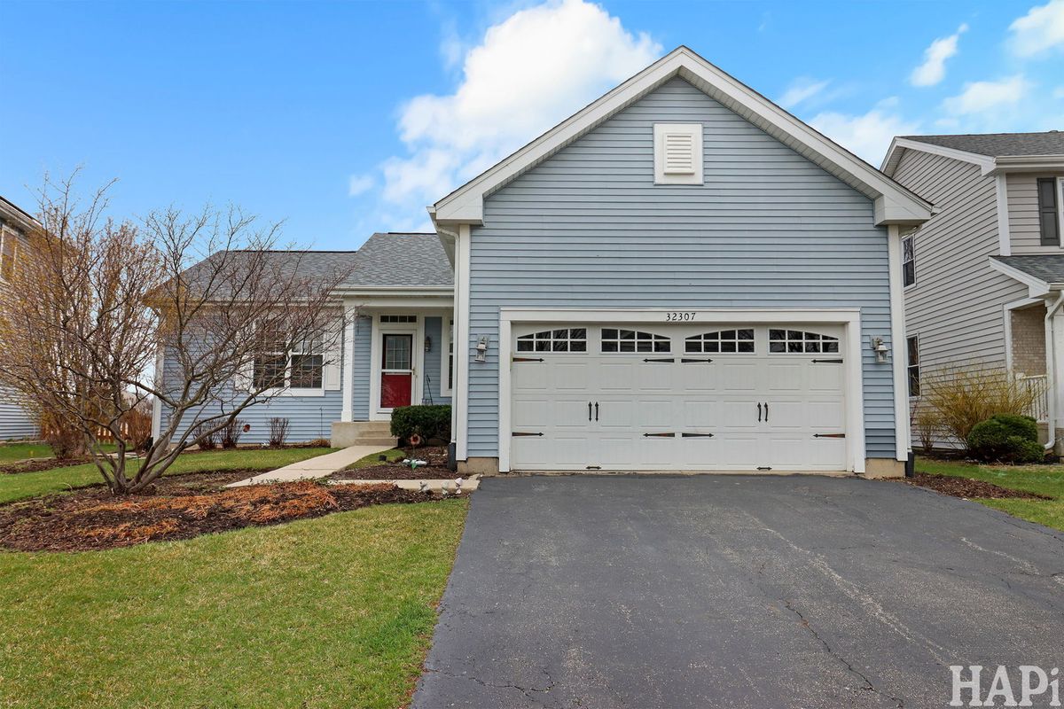 32307 Blacksmith Street, Lakemoor, IL 60051