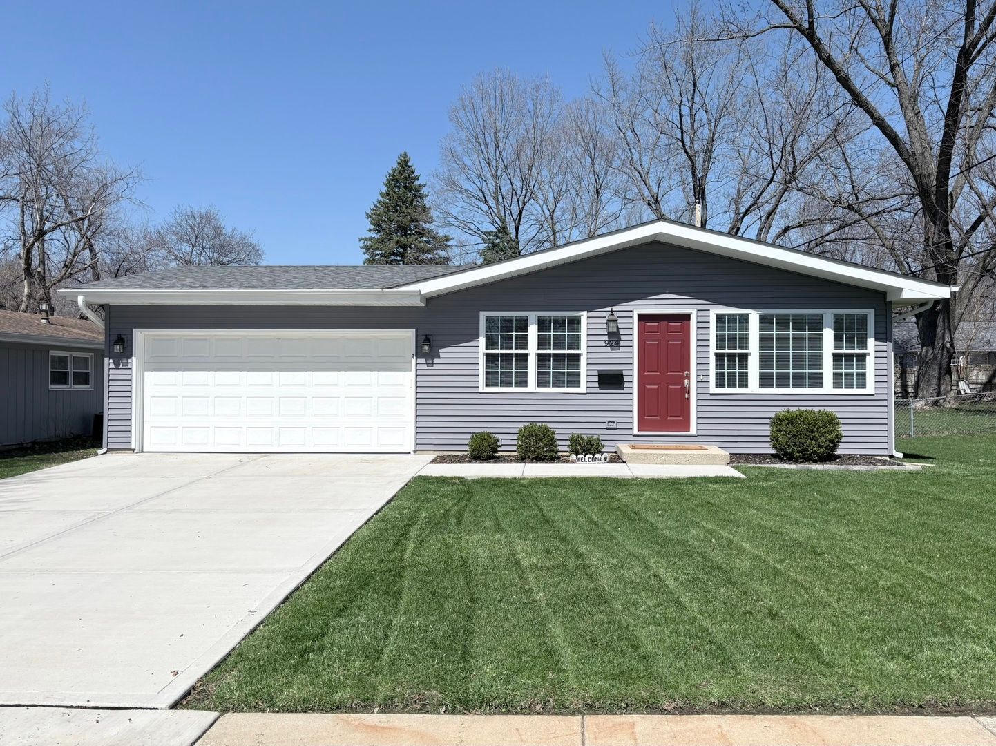 924 Spring Avenue — St. Charles, IL 60174
