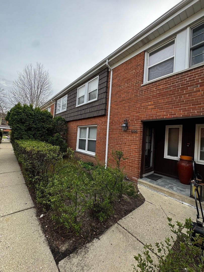 395 CENTRAL Avenue, Highland Park, IL 60035