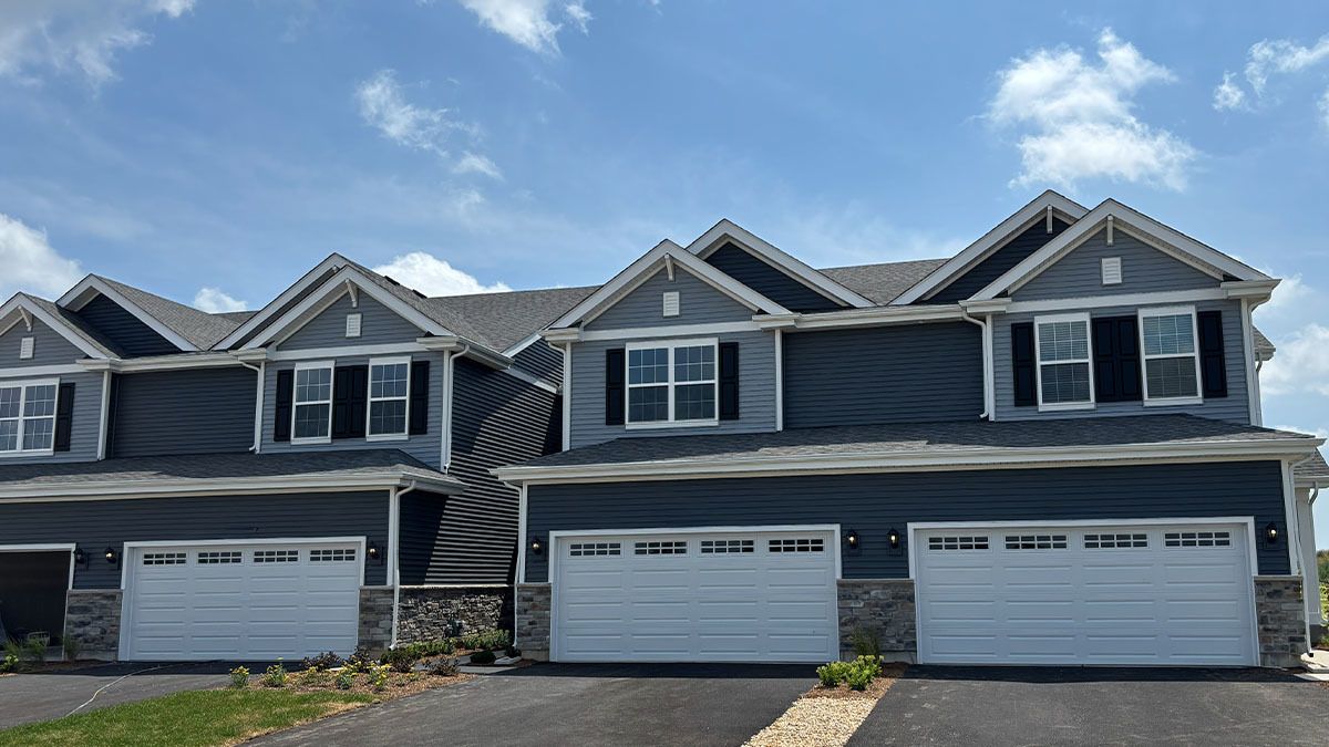 1744 stable Lane — Aurora, IL 60503