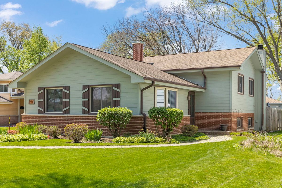 256 Ellyn Avenue, Glen Ellyn, IL 60137