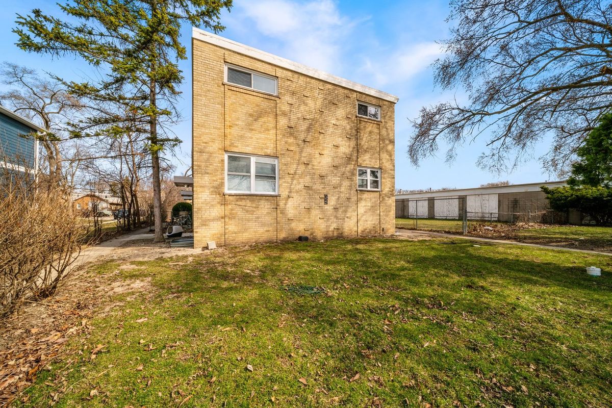 1315 McDaniel Avenue, Evanston, IL 60201