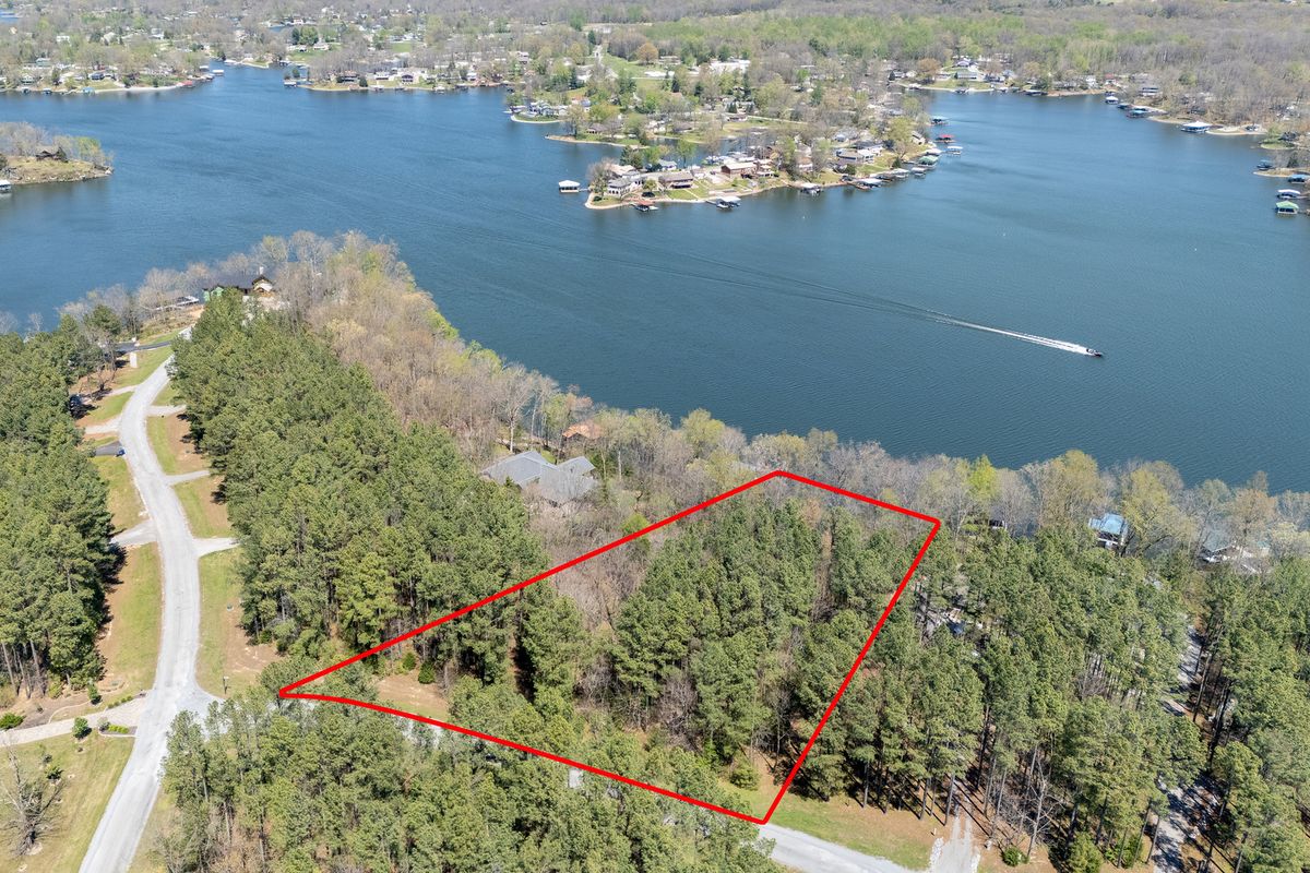 25 Stony Point, Goreville, IL 62939