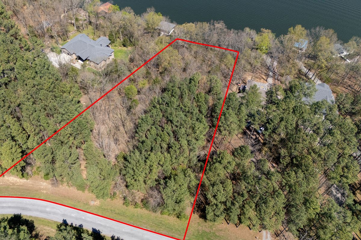 25 Stony Point, Goreville, IL 62939