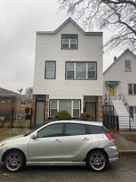 2438 W 45th Place #1F — Chicago, IL 60632