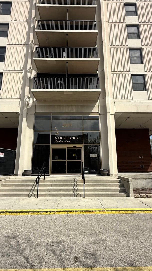2605 S Indiana Avenue #1008 — Chicago, IL 60616