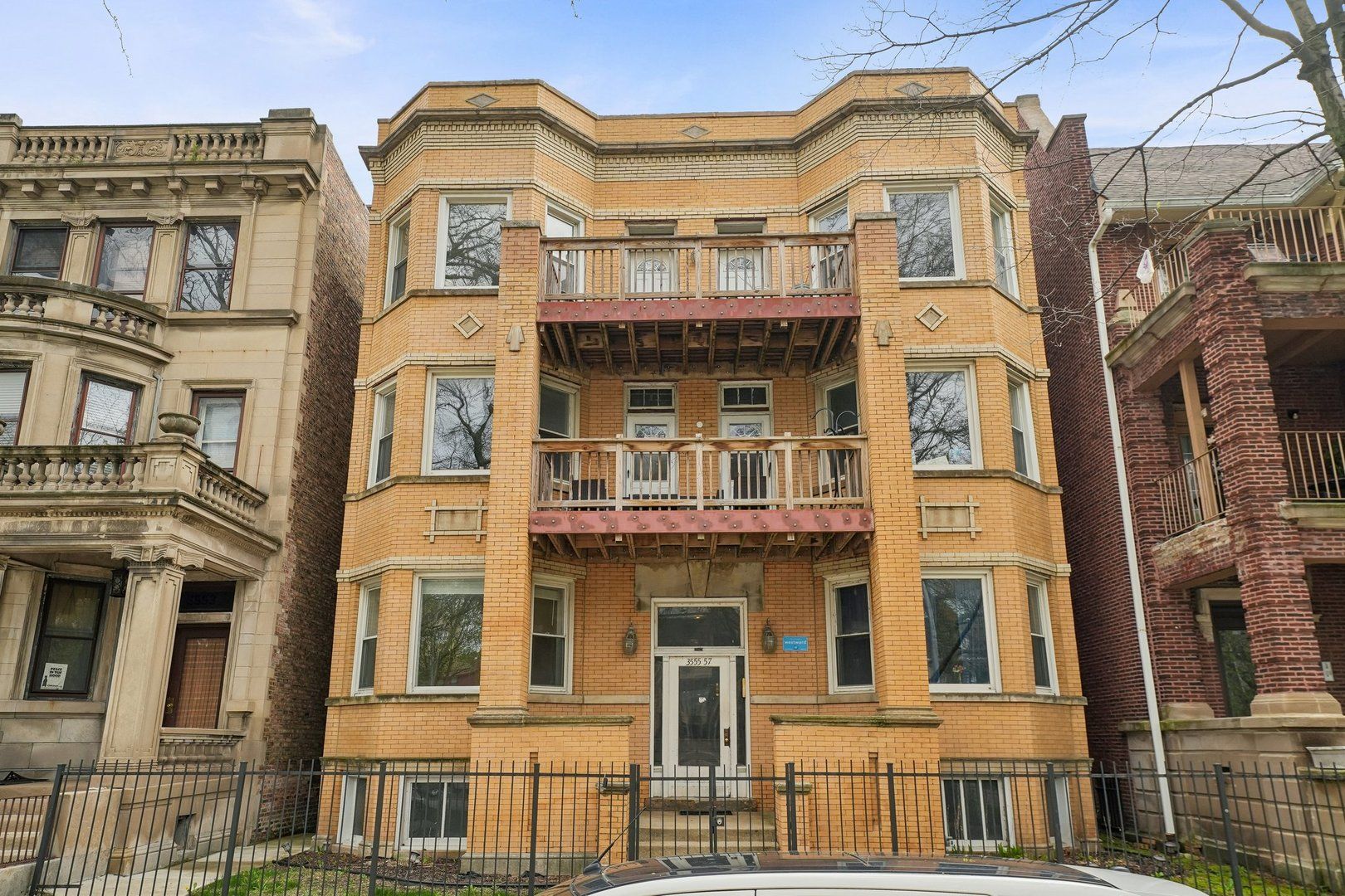 3555 S King Drive #1N — Chicago, IL 60653