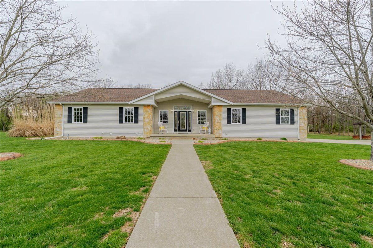 3275 Tohill Lane — Decatur, IL 62521