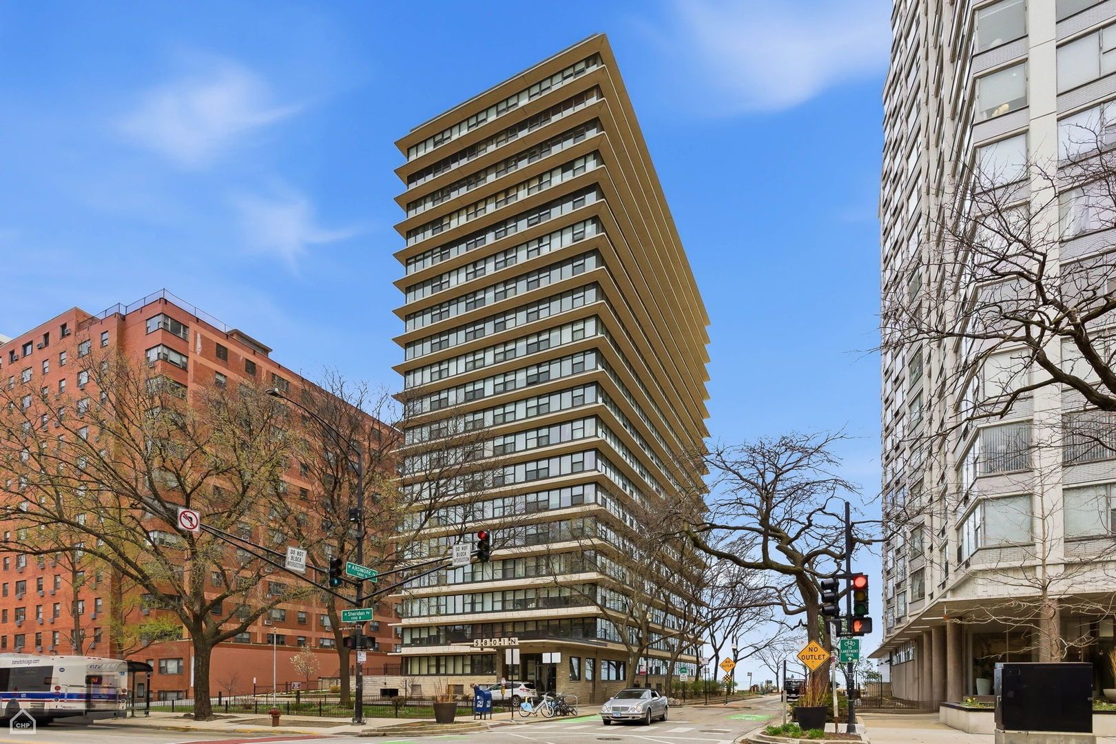 5801 N Sheridan Road #7B — Chicago, IL 60660