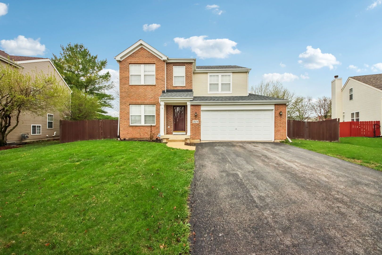 1804 Thornapple Way — Aurora, IL 60504
