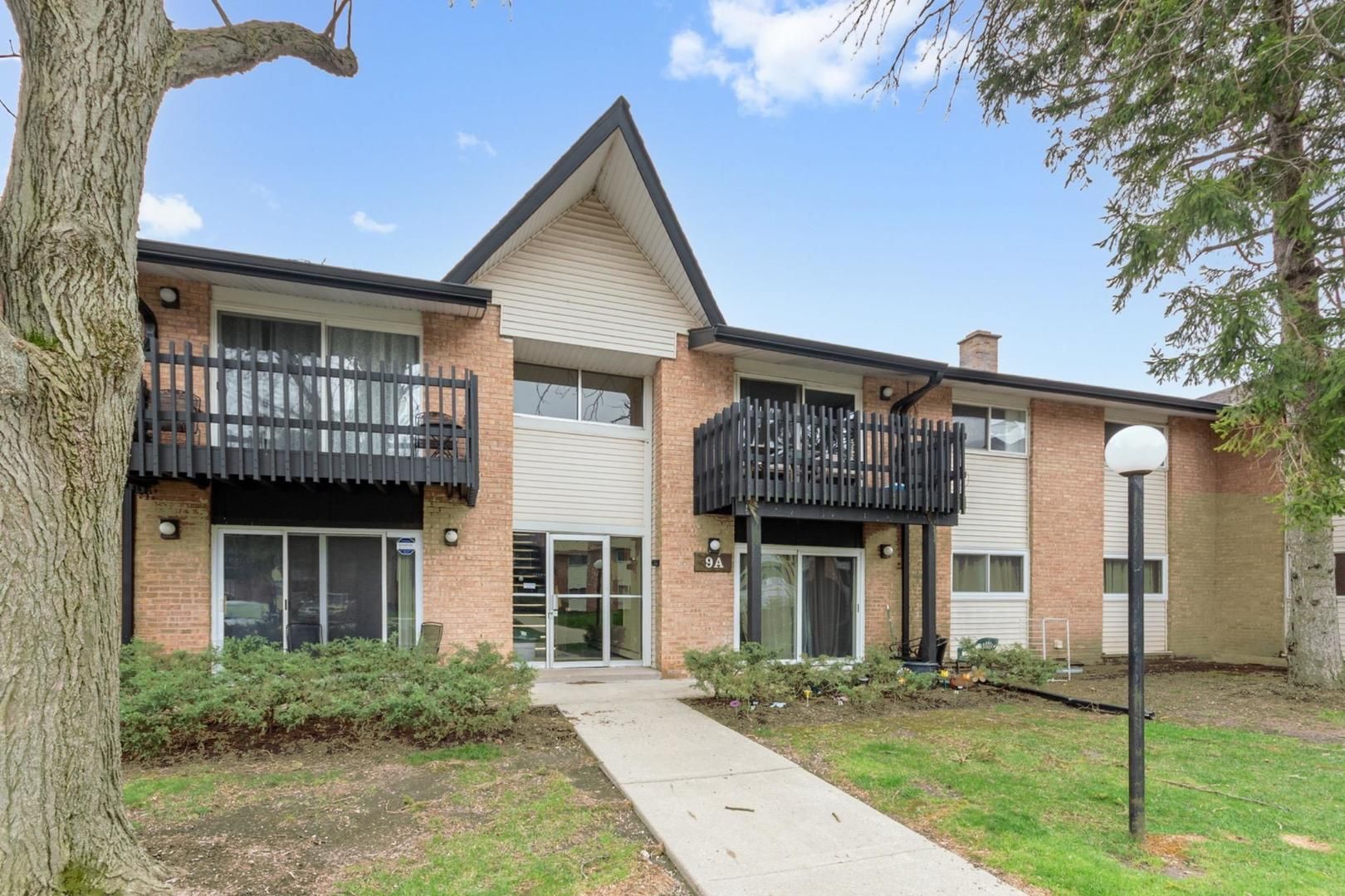 9A Kingery Quarter #202 — Willowbrook, IL 60527