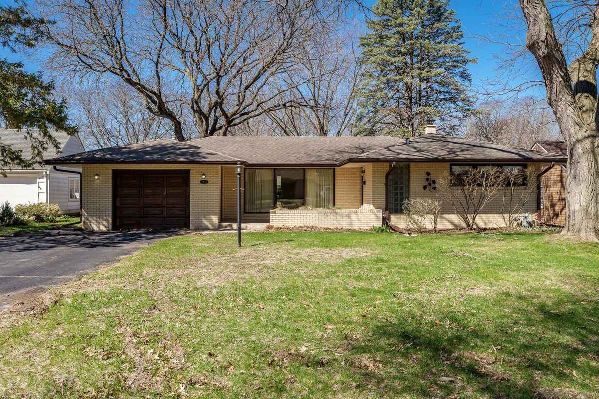 3432 COURT Street, Rockford, IL 61103