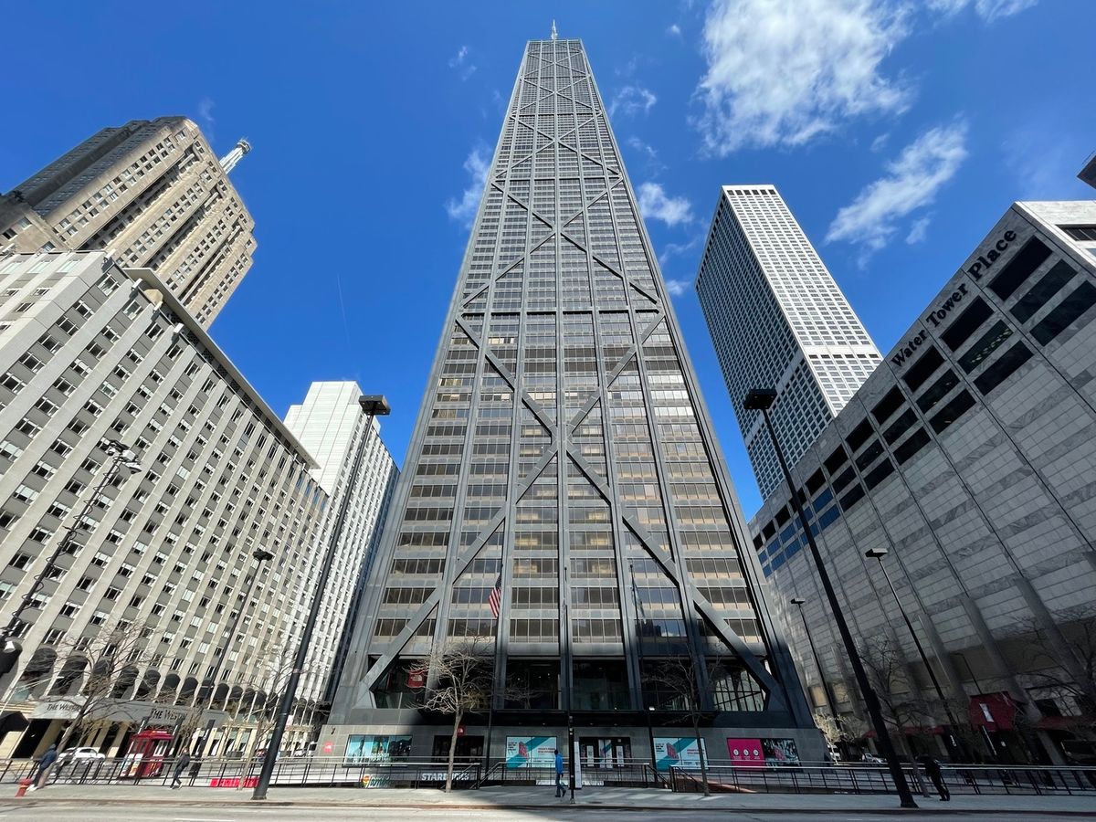 175 DELAWARE Place, Chicago, IL 60611
