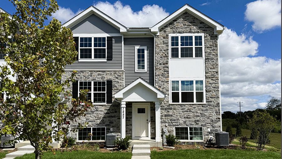 1295 Foxglove Drive — Bartlett, IL 60103