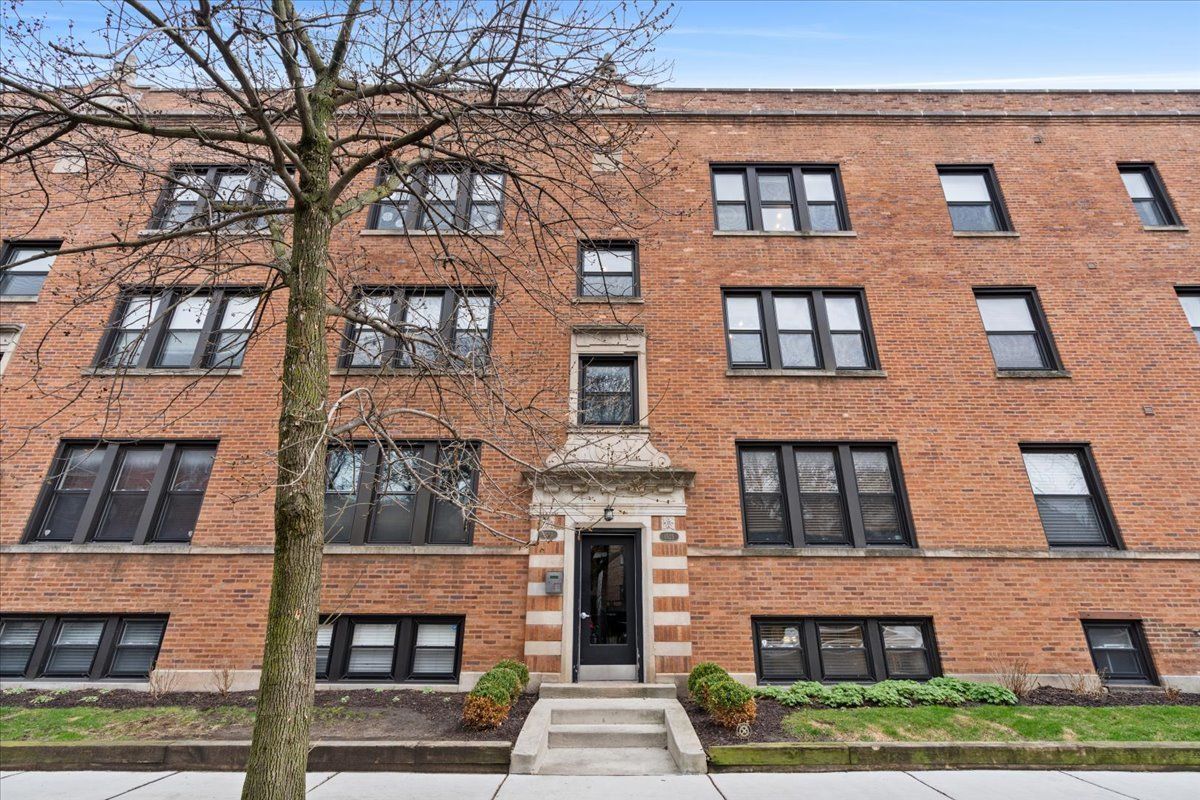 1525 W Cullom Avenue #G — Chicago, IL 60613