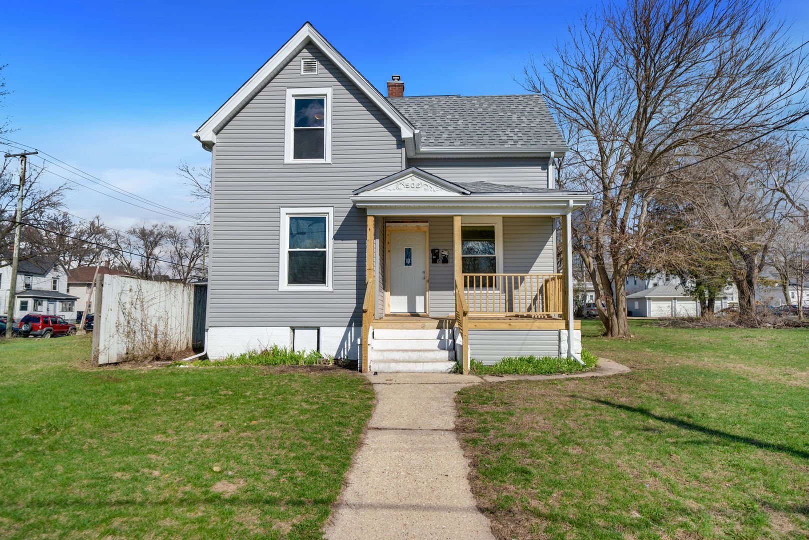 906 S 5th Street — Rockford, IL 61104