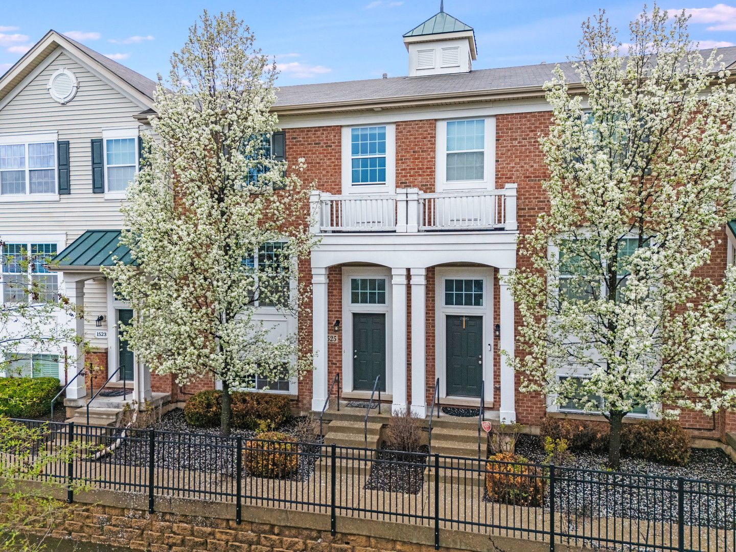 1525 E Arbor Lane — Arlington Heights, IL 60004