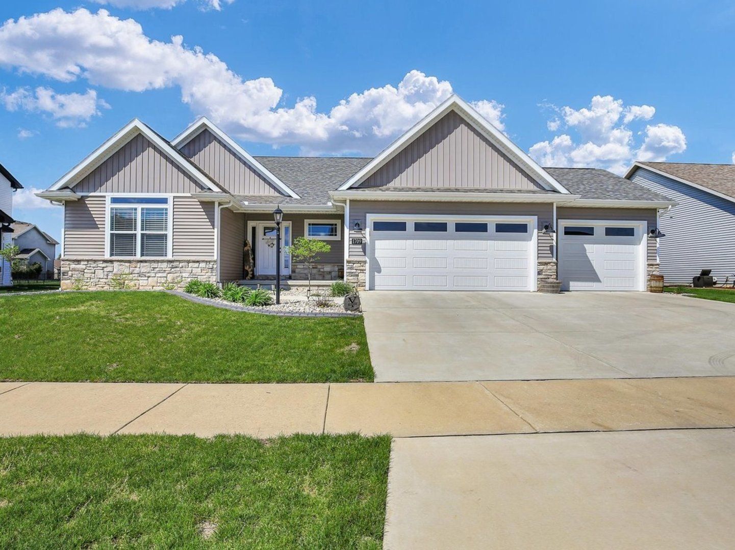 1709 Littlefield Lane — Mahomet, IL 61853