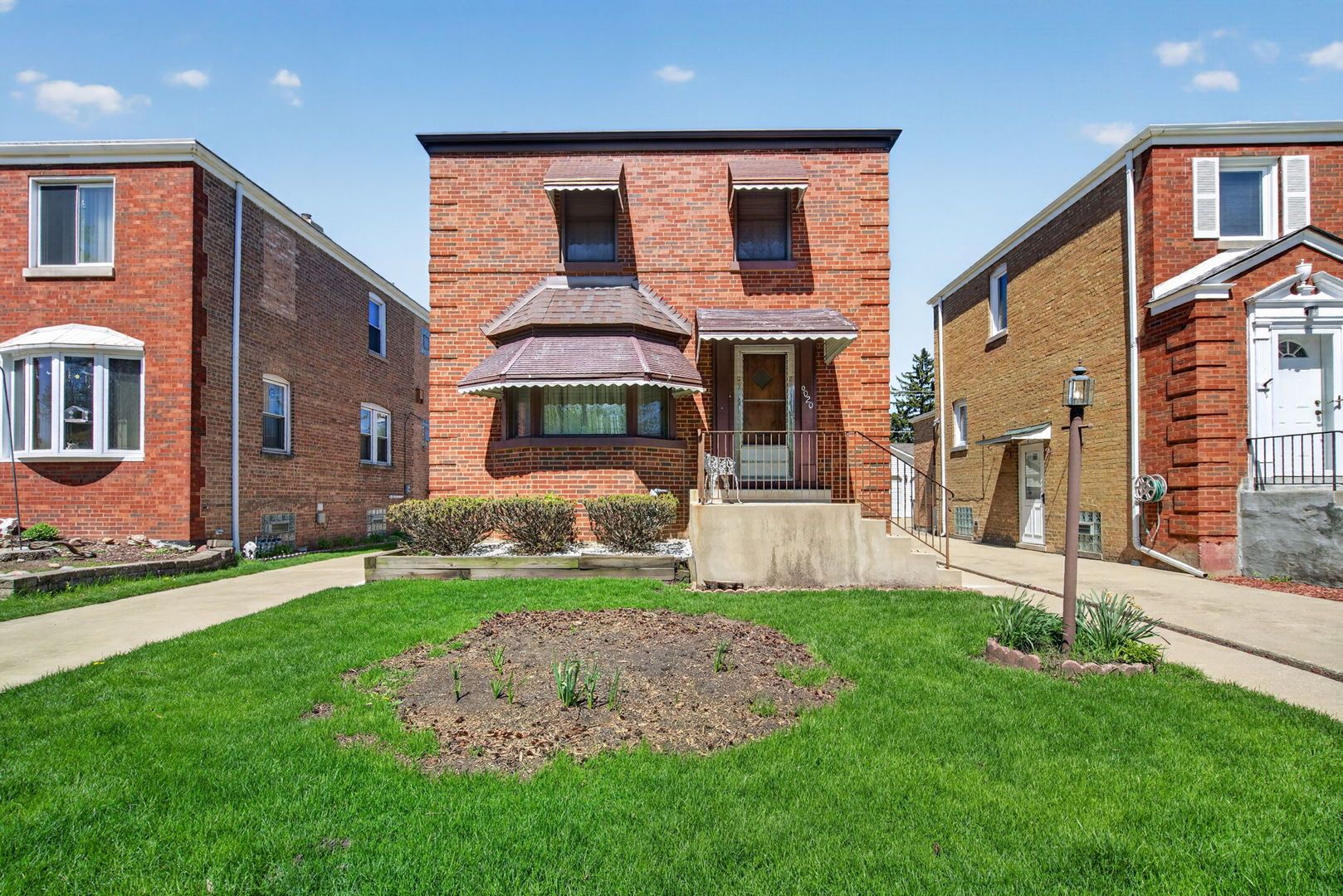 9020 W Forestview Drive — North Riverside, IL 60546